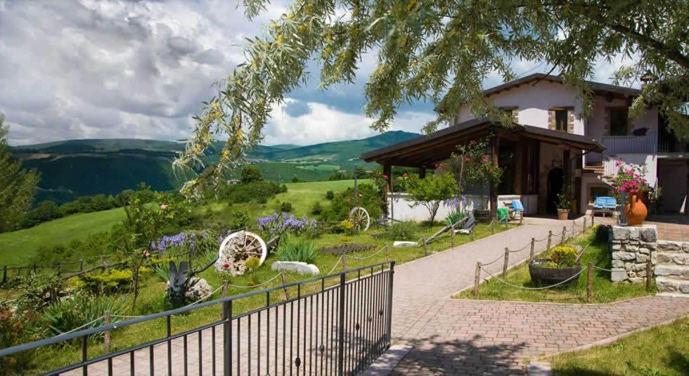 Agriturismo Valle Tezze Cascia Eksteriør billede