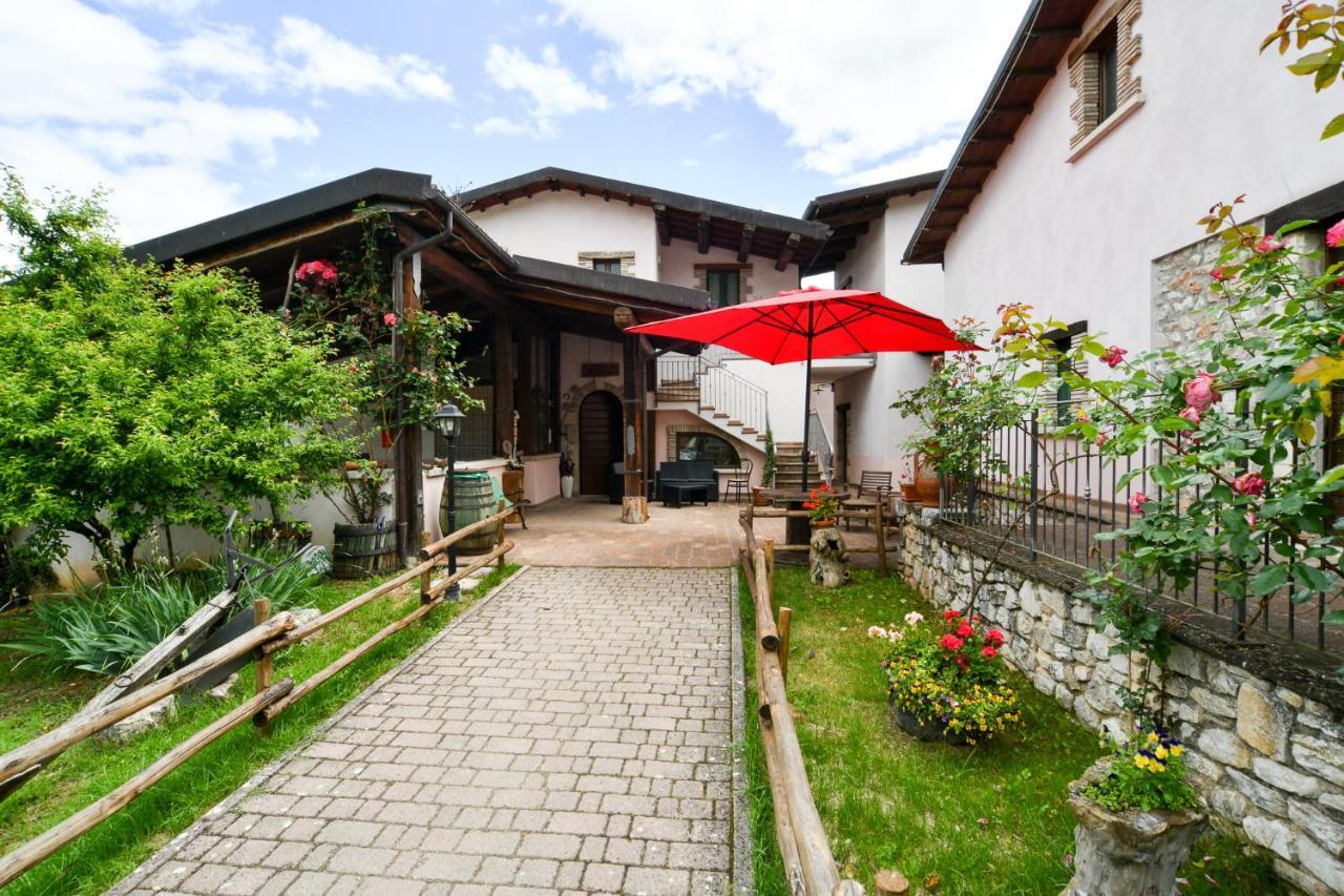Agriturismo Valle Tezze Cascia Eksteriør billede
