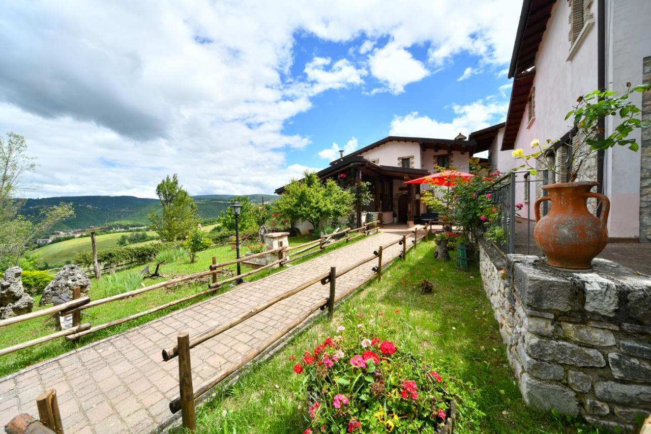 Agriturismo Valle Tezze Cascia Eksteriør billede