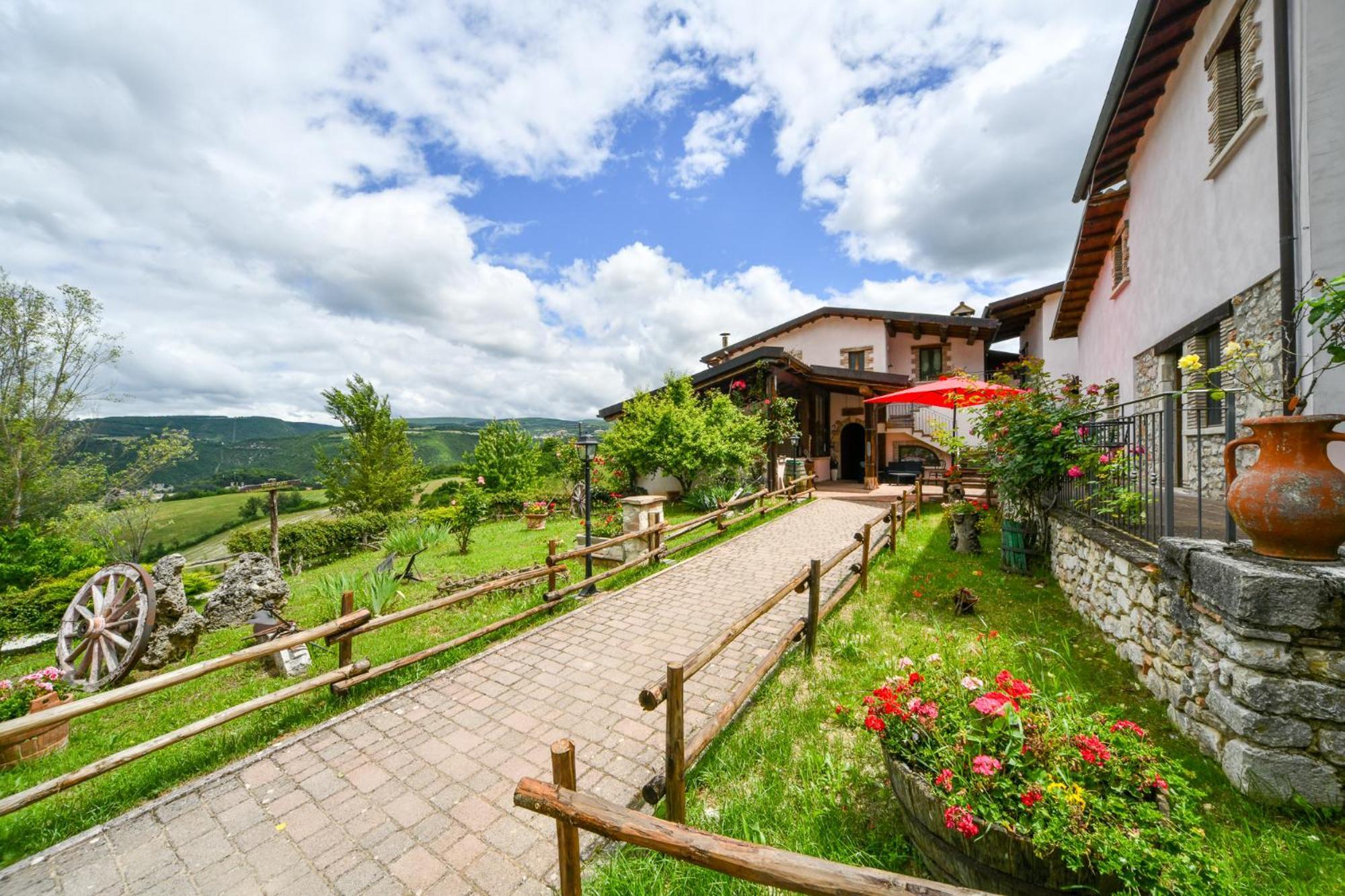 Agriturismo Valle Tezze Cascia Eksteriør billede